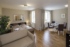 sehr helle und freundliche Ferienwohnung